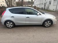 Gebraucht Hyundai i30 109 PS (80 kW) 2009 Silber Kleinwagen