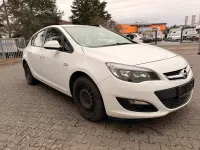 Second-hand Opel Astra Selection 87 CP (63 kW) 2013 Alb Berlinǎ