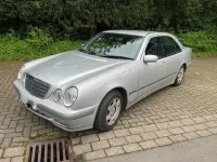 Gebraucht Mercedes E240 170 PS (125 kW) 2000 Silber Limousine