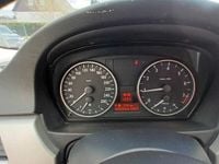 Gebraucht BMW 325 218 PS (160 kW) 2005 Rot Limousine