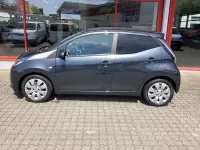 Gebraucht Toyota Aygo X-clusiv 69 PS (50 kW) 2016 Rauchgrau mica Kleinwagen
