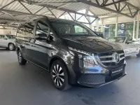 Gebraucht Mercedes V300 237 PS (174 kW) 2023 Graphitgrau metallic Van / Kleinbus