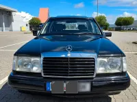 Gebraucht Mercedes 250 94 PS (69 kW) 1990 Schwarz Limousine