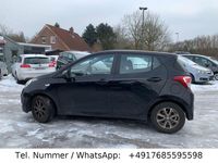 Gebraucht Hyundai i10 Edition 67 PS (49 kW) 2015 Schwarz Kleinwagen