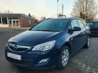 Używany Opel Astra 101 KM (74 kW) 2011 Niebieski Kombi