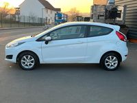 Gebraucht Ford Fiesta 82 PS (60 kW) 2013 Weiß Kleinwagen