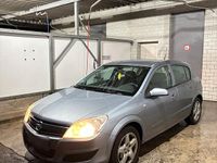 Gebraucht Opel Astra 115 PS (84 kW) 2007 Silber Kleinwagen