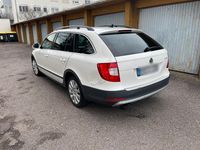 Gebraucht Skoda Superb 170 PS (125 kW) 2012 Weiß Kombi