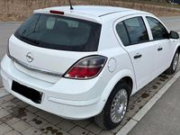 Gebraucht Opel Astra 90 PS (66 kW) 2009 Weiß Limousine
