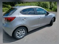 Gebraucht Mazda 2 Exclusive-Line 90 PS (66 kW) 2015 Silber Limousine