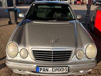 Gebraucht Mercedes E200 Elegance 116 PS (85 kW) 2001 Silber Limousine