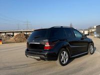 Gebraucht Mercedes ML320 224 PS (164 kW) 2006 Schwarz SUV
