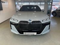 Gebraucht BMW 750e Sport Line 489 PS (359 kW) 2024 Grau Limousine