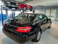 Gebraucht Mercedes E220 Elegance 170 PS (125 kW) 2010 Blau Limousine