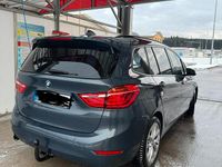 Gebraucht BMW 218 Gran Tourer 135 PS (99 kW) 2016 Grau Van / Kleinbus