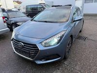 Gebraucht Hyundai i40 Style 141 PS (103 kW) 2016 Mineral blue / met Kombi