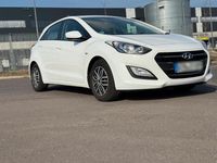 Gebraucht Hyundai i30 110 PS (80 kW) 2016 Weiß Limousine