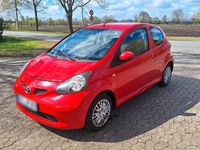 Gebraucht Toyota Aygo 68 PS (50 kW) 2006 Rot Kleinwagen