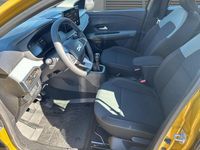 Neu Dacia Sandero Extreme 110 PS (80 kW) 2026 Amber yellow SUV