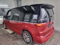 Gebraucht VW Multivan 150 PS (110 kW) 2023 Deep black perleffekt/ fortanarot Van