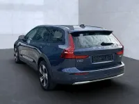 Gebraucht Volvo V60 CC Plus 197 PS (144 kW) 2023 Blau Kombi