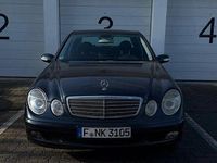 Gebraucht Mercedes E240 Classic 177 PS (130 kW) 2002 Schwarz Limousine