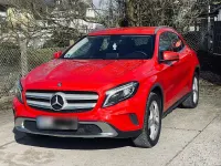 Gebraucht Mercedes GLA180 Urban 122 PS (89 kW) 2016 Rot SUV