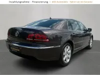 Gebraucht VW Phaeton 239 PS (175 kW) 2013 Braun Limousine