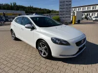 Gebraucht Volvo V40 Kinetic 114 PS (83 kW) 2015 Weiß Limousine