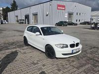 Gebraucht BMW 116 122 PS (89 kW) 2007 Weiß Kleinwagen
