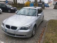 Gebraucht BMW 530 250 PS (183 kW) 2005 Silber Kombi