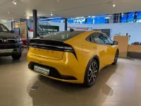 Neu Toyota Prius Executive 223 PS (164 kW) 2025 Gelb Kleinwagen