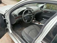 Gebraucht Mercedes E270 177 PS (130 kW) 2003 Silber Limousine