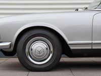 Gebraucht Mercedes 230 150 PS (110 kW) 1967 Silber Cabrio