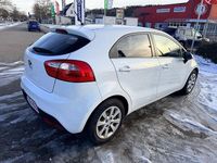 Gebraucht Kia Rio Edition 7 109 PS (80 kW) 2015 Weiß Limousine