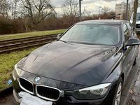 Gebraucht BMW 318 143 PS (105 kW) 2016 Schwarz Kombi