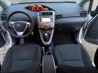 Gebraucht Toyota Verso 132 PS (97 kW) 2013 Weiß Van / Kleinbus