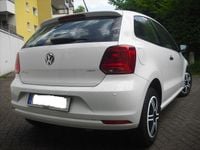 Usado VW Polo Edition 60 HP (44 kW) 2015 Branco Sedan