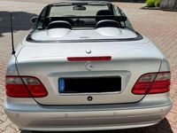 Gebraucht Mercedes CLK320 Elegance 218 PS (160 kW) 2000 Silber Cabrio