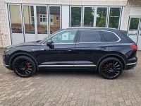 Gebraucht VW Touareg Elegance 286 PS (210 kW) 2018 Deep black perleffekt SUV