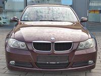 Gebraucht BMW 318 Advantage 143 PS (105 kW) 2008 Rot Limousine