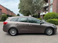 Gebraucht Kia Ceed 135 PS (99 kW) 2013 Braun Kleinwagen