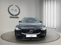 Gebraucht Volvo XC60 Core 197 PS (144 kW) 2022 Black stone SUV