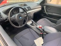 Gebraucht BMW 118 143 PS (105 kW) 2011 Schwarz Kleinwagen