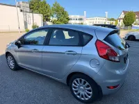 Gebraucht Ford Fiesta Trend 65 PS (47 kW) 2015 Silber Kleinwagen