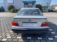 Gebraucht BMW 318 113 PS (83 kW) 1993 Silber Limousine
