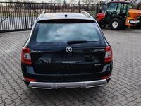 Gebraucht Skoda Octavia Scout 4x4 184 PS (135 kW) 2014 Schwarz Kleinwagen