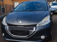 Gebraucht Peugeot 208 Allure 120 PS (88 kW) 2012 Grau Kleinwagen