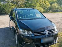 Second-hand VW Sharan 170 CP (125 kW) 2012 Negru Monovolum