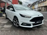Gebraucht Ford Focus ST 250 PS (183 kW) 2017 Frozen white Kombi